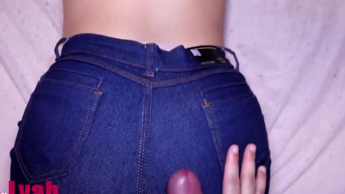 Sexylyah Nicknamed Sexylyah Onlyfans Hot Grinding And Cumshot On Jeans Ass
