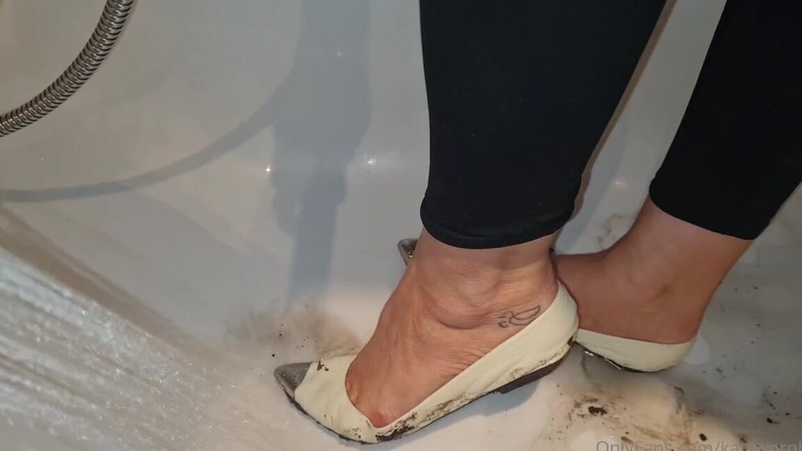Kats Worn Heels Nicknamed Katswornheels Onlyfans Giving My White Flats A Little Rinse Who Would Drink This Dirty Water