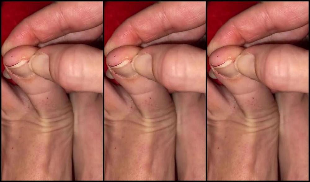 Lezlyan Nicknamed La Little Dancer Feet Onlyfans Just Me Picking Off My Nail Polish There S Something So Satisfying About Watching This Going