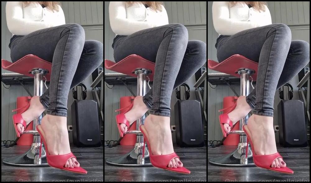 Ayellgirlfeet Nicknamed Ayellgirlfeet Onlyfans Un Bon Dandling Pour Toi Ce Soir Et Je Retire Mes Talons Pour Te Guider Dans Ton Orgasme