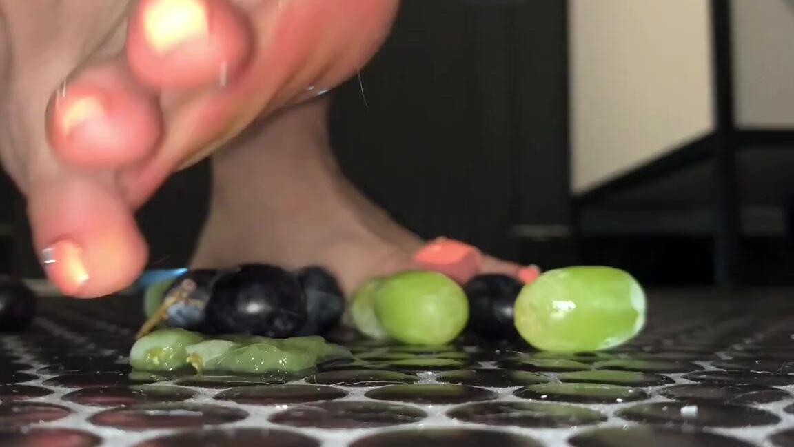 Vixenarches Onlyfans Crush Video As It Has Been Requested If I Had A Foot Slave I D Make Him Lick It All Up From The Flo