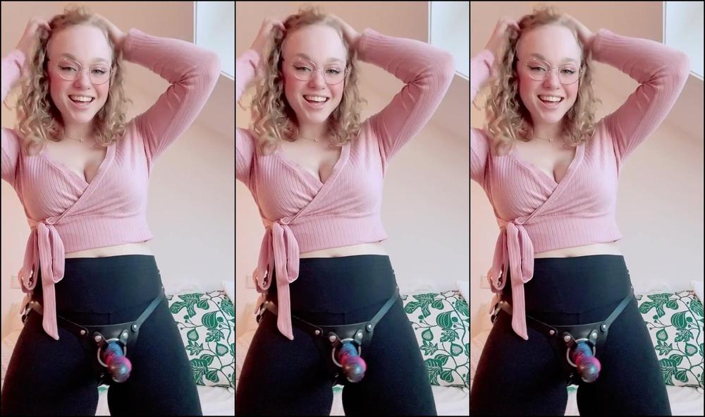 Sarahcalanthe Happy Femdom Friday Fucked With A Strap On By Your Step Sis