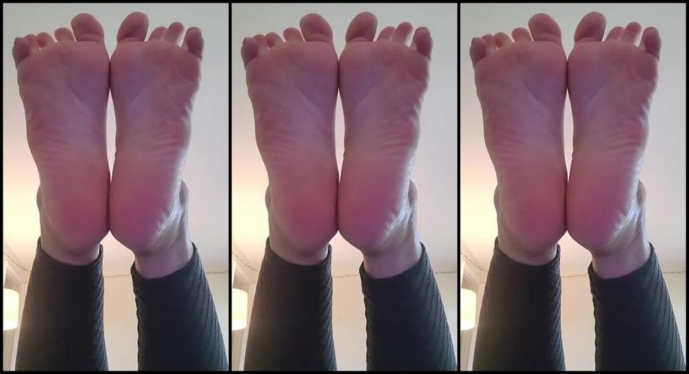 Crystal Paris Nicknamed One Lonely Foot 07 02 2024 Onlyfans Video Spreads Wiggles And Scrunches