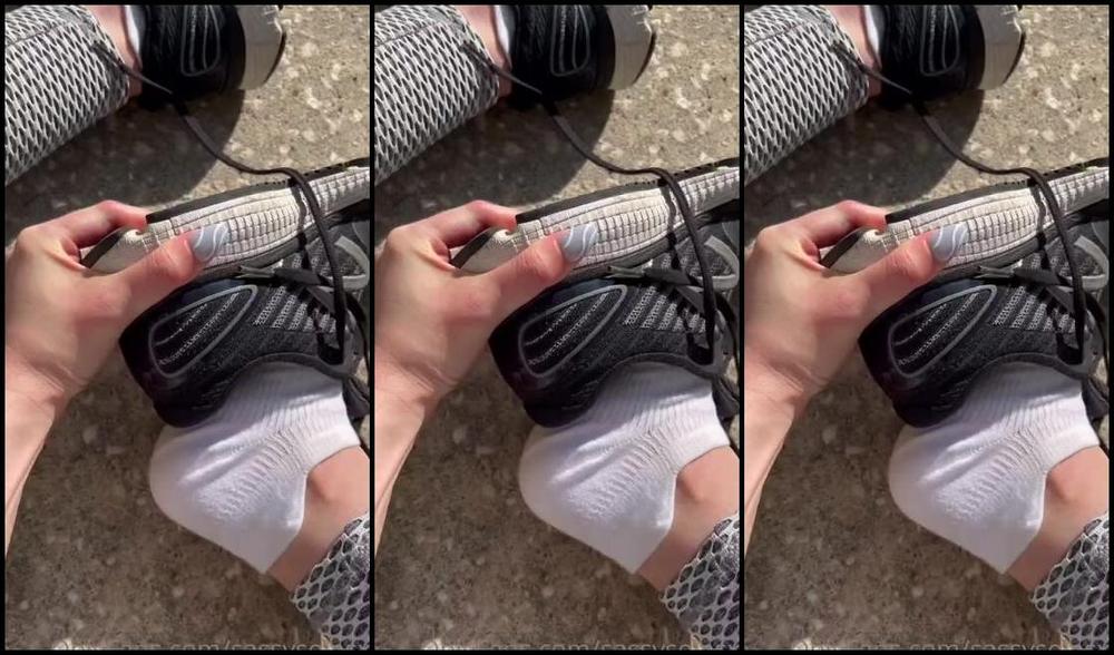 Victoria Soles Nicknamed Sassysolesxo 05 17 2021 Onlyfans Video Runs Always Leave My Feet Glistening