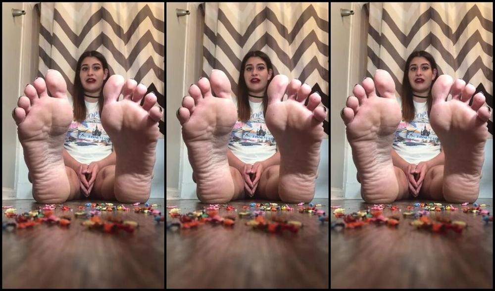 Milaap Onlyfans I Love My Village Of Tinies And Today They Ve Come To Worship My Feet Their Gods