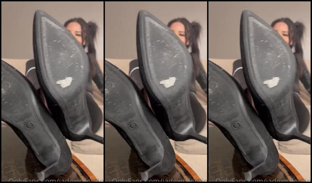 Jade Nicknamed Jadexvalentina Onlyfans Ahhh Your Tongue Feels So Good On My Sore Feet Foot Bitch