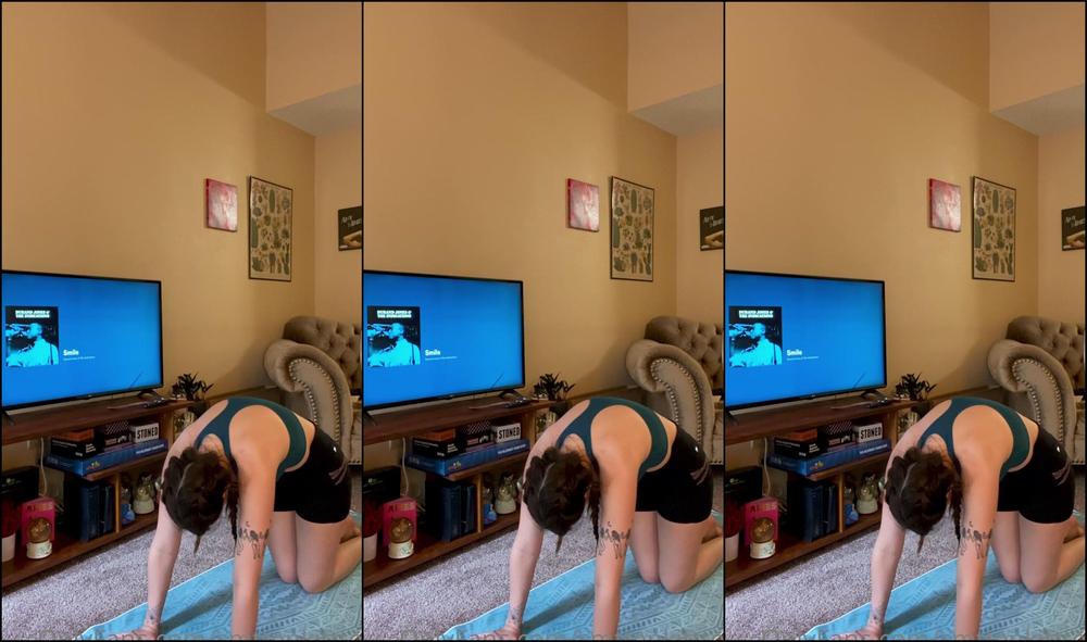 Mollymaeve Here Is A Lil Glimpse Into My Morning Yoga A Fun Lil Dance For Ya I Ve Been Trying To