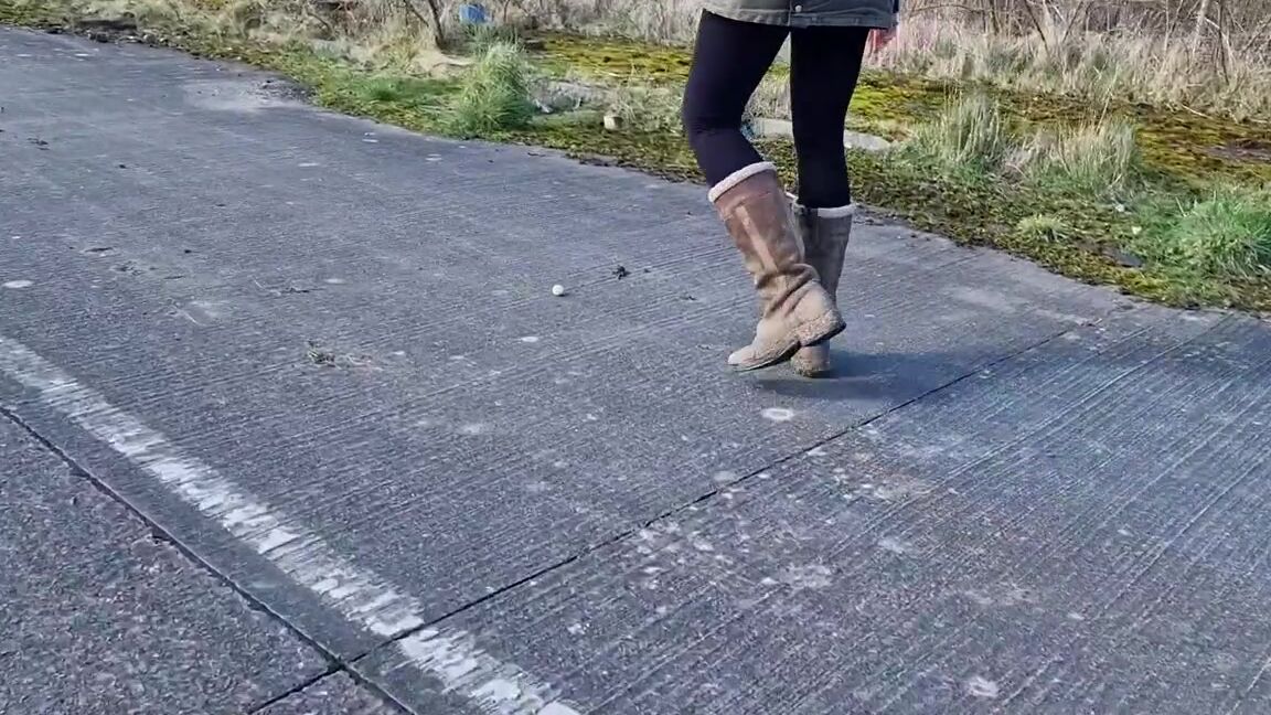 Kats Worn Heels Nicknamed Katswornheels Onlyfans Crushing Things Always Brightens My Day