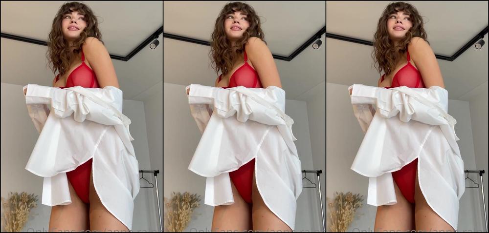 Anna Ralphs Of Shorts Dancing To Lana Del Ray