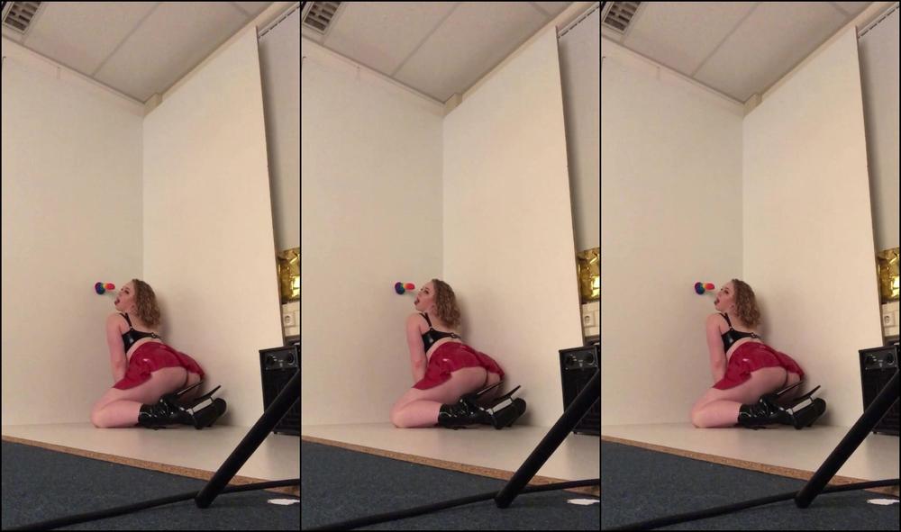 sarahcalanthe-29-09-2020-985355192-behind-the-scenes-from-my-shoot-yesterday-i-can-t-wait-to-show-you-guys-the-result