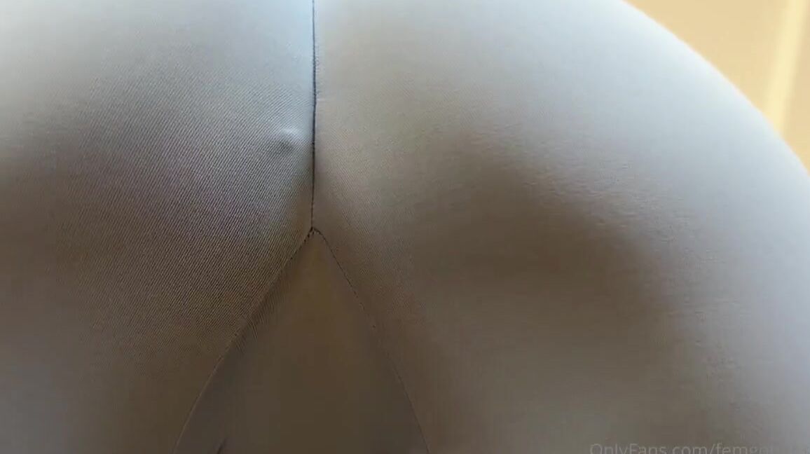 Femgoddesskira 02 24 2025 Onlyfans Video Lick My Ass And Be My Human Chair