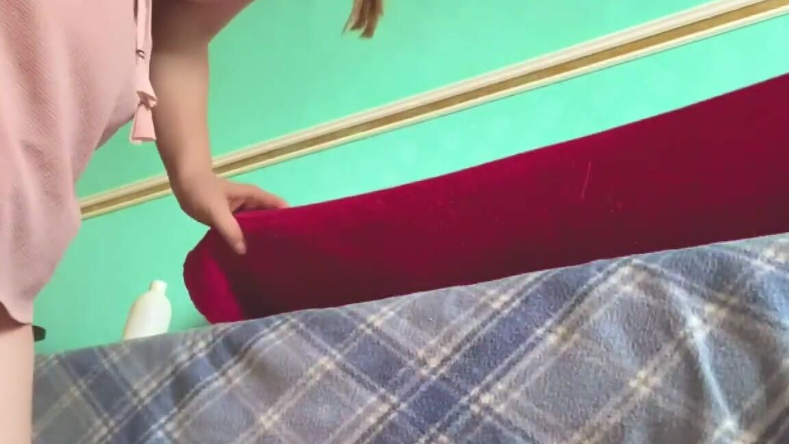 Loly Lola sweet cutie jerks off with toys and wants to cum, help her Pornhub