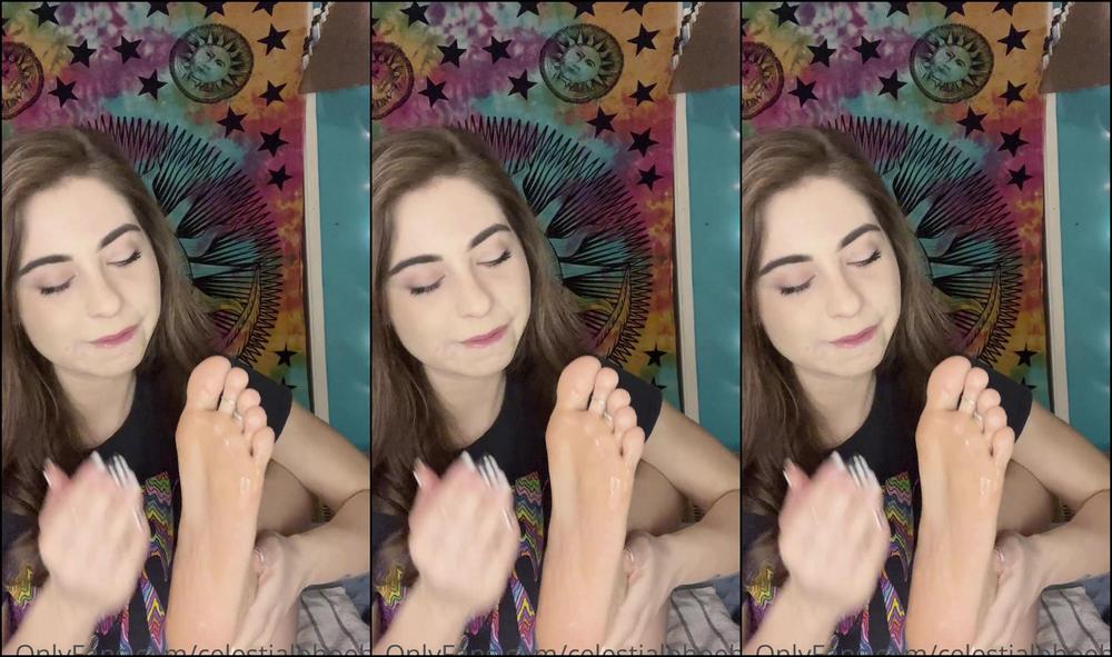 Celestialphoebe This Honey Is So Yummy Almost As Yummy As My Lil Toes I Wish You Could Have A Taste