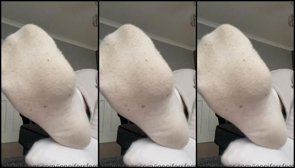 Jennifers Feet Nicknamed Jennifersfeetx 07 10 2022 Onlyfans Video A Very Sweaty And Stinky Sock Removal Ive Had These Socks On For Days
