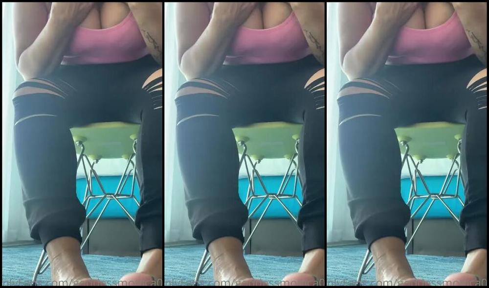 Goddessmonica00W Onlyfans Spit Foot Tease Per Your Requestp