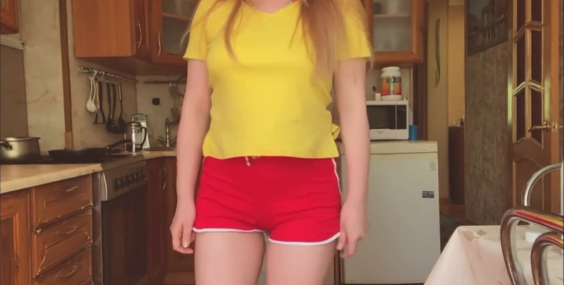 Loly Lola the neighbor accidentally went into the kitchen and fucked me Pornhub