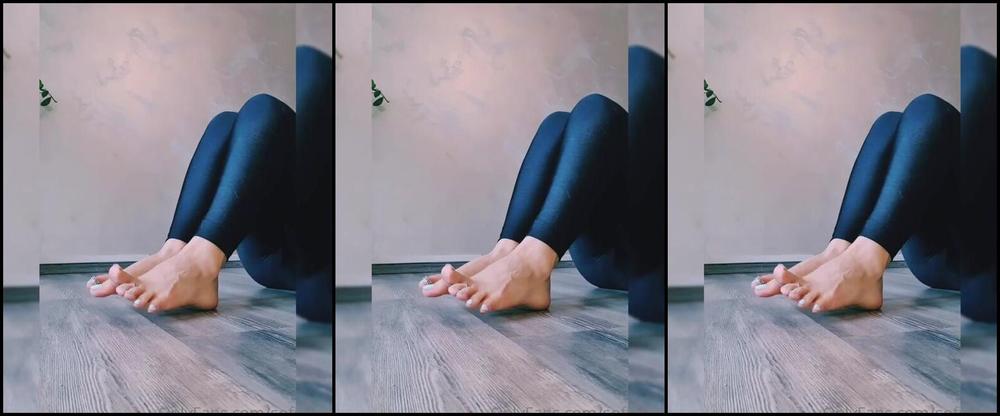 Sofiastoe Aka Sofiastoes Onlyfans Happy Friday I Can Wait To Go Out And Dance And Live A Normal Life Again How About You What Are