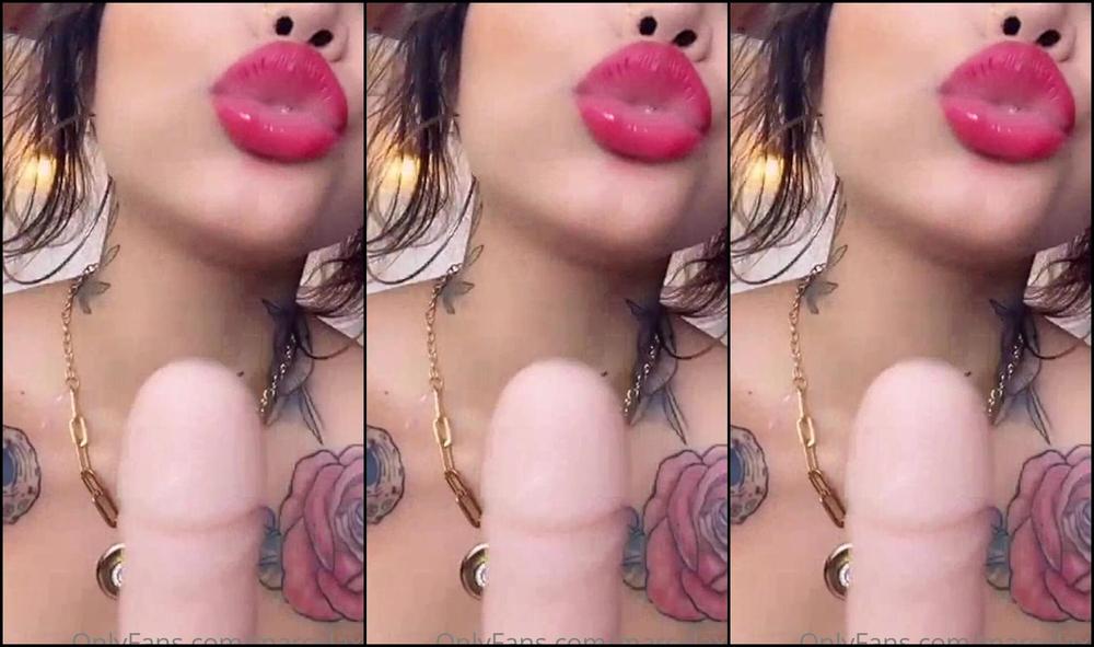 Marcelaxo Watch Me Strip Off One Of My Favorite Sexy Outfits And Finger Bang The Fuck Out Of My Tigh