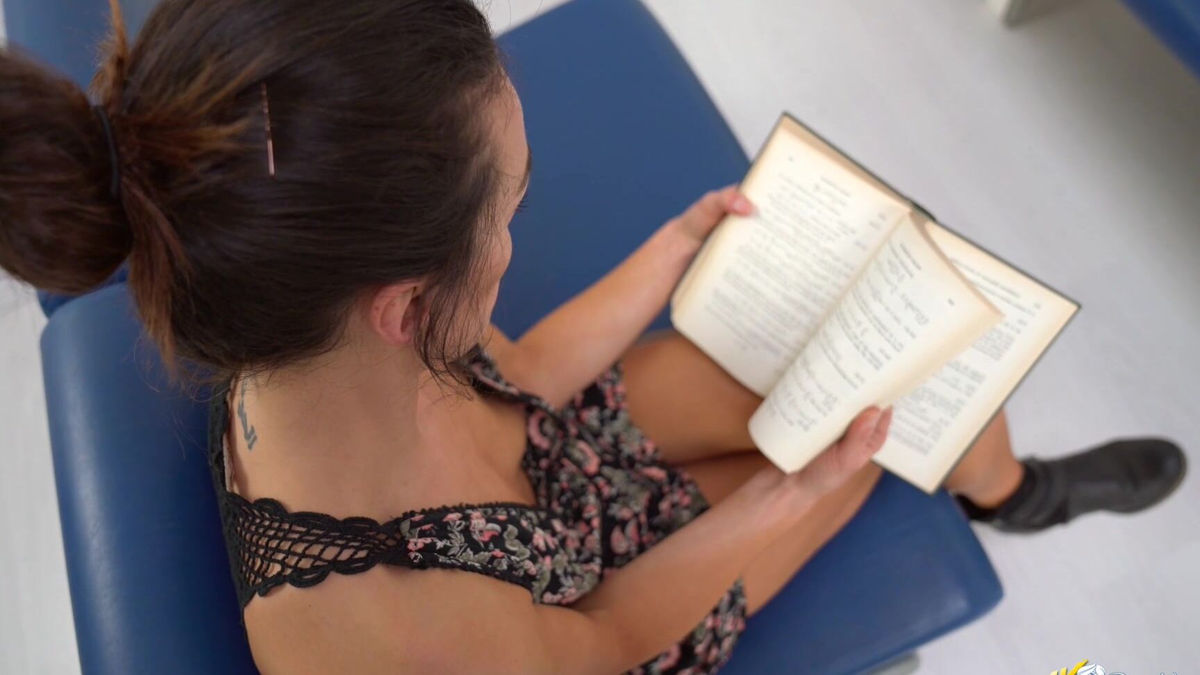 Downblousejerk 2018 07 24 Laura S Nipple Perv