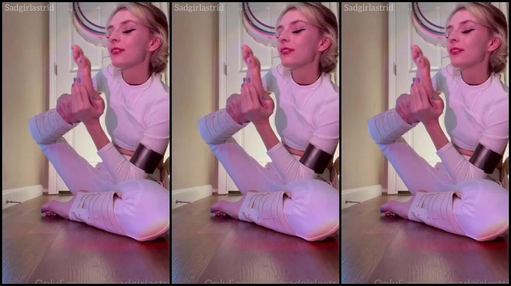 Astrid Mae Nicknamed Sadgirlastrid Onlyfans Wouldn T You Love To Feel Padmes Soles All Over Your Cock Then You Ll Love This Joi Vjf