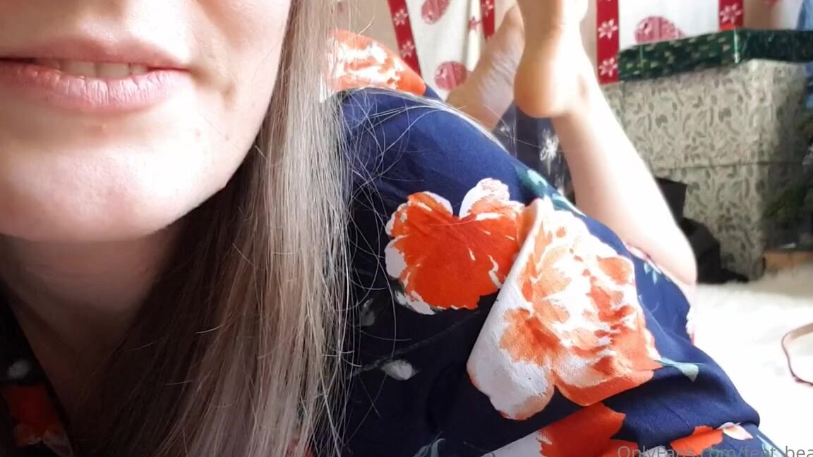 Feet Beautyx Nicknamed Feet Beautyx 12 22 2020 Onlyfans Video You Like Me Better When Im Lying On My Tummy Anyway Dont You