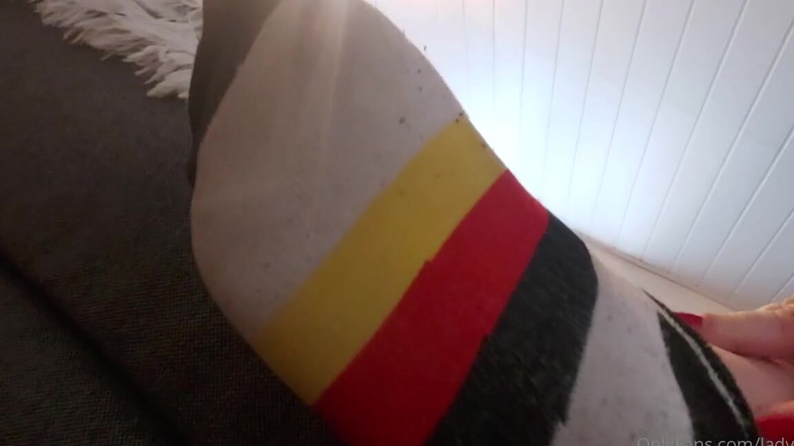 Lady Shayqoscuckoldress Nicknamed Ladyshay 05 29 2021 Onlyfans Video Who Wants My Dirty Smelly Socks C