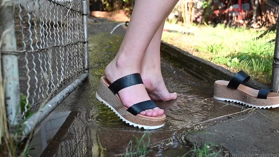 Tabitha Toes Nicknamed Tabithatoes 09 22 2021 Onlyfans Video Wanted To Wash Off My Dry Heels And Toes And Wanted You To Watch How Rhythmic