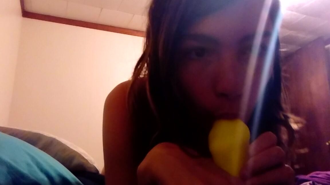 Annabelle Bestia Playing With Dave