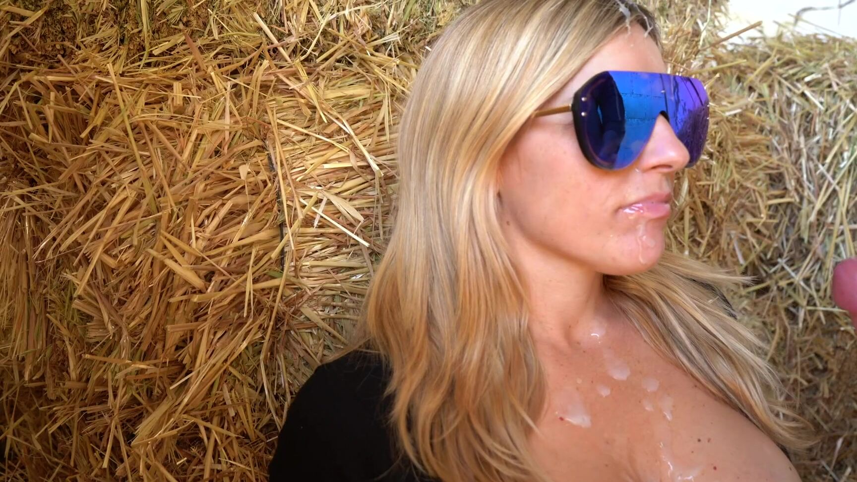 yummycouple-19-12-2021-2306421442-and-here-s-your-video-a-roll-in-the-hay-enjoy-