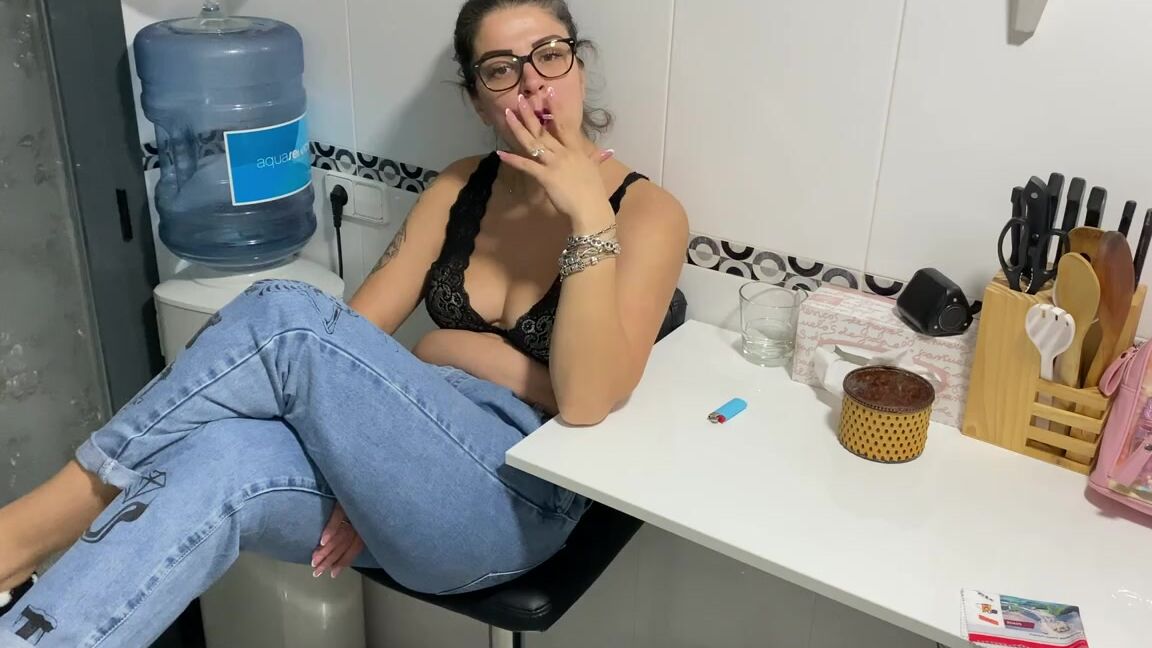 Prettyprincess220 11 15 2022 Onlyfans Video Its That Cigarette After The Perfect Sex Match