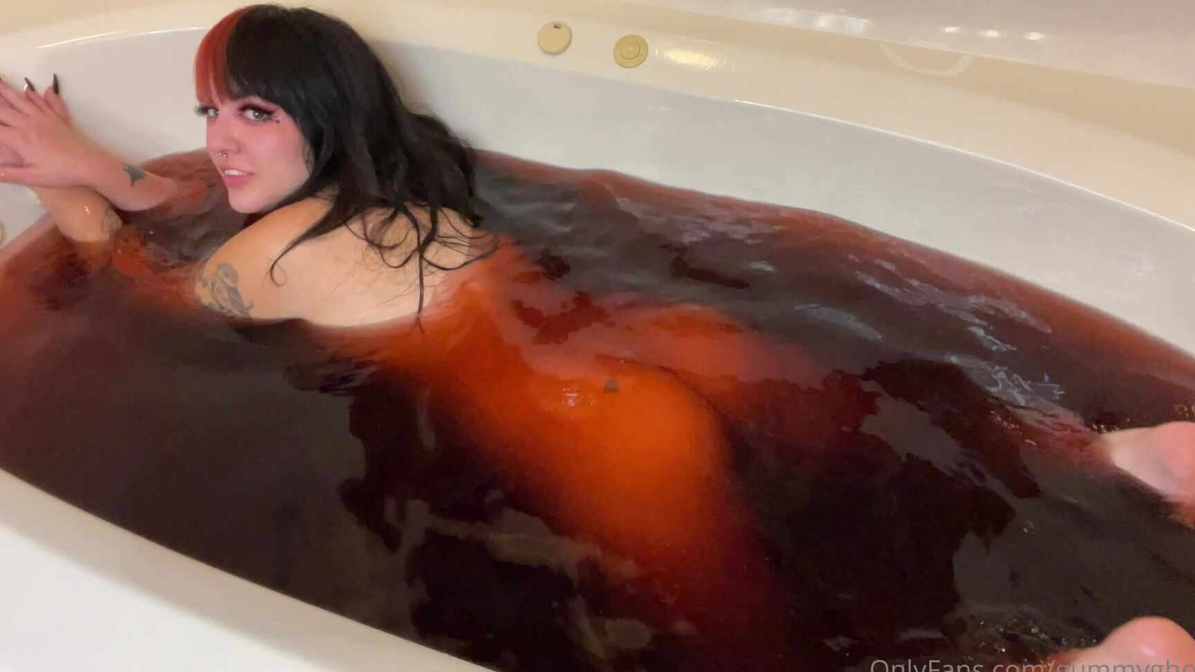 Gummyghostgirl 2021 10 08 2241768186 Vampire Bath Time