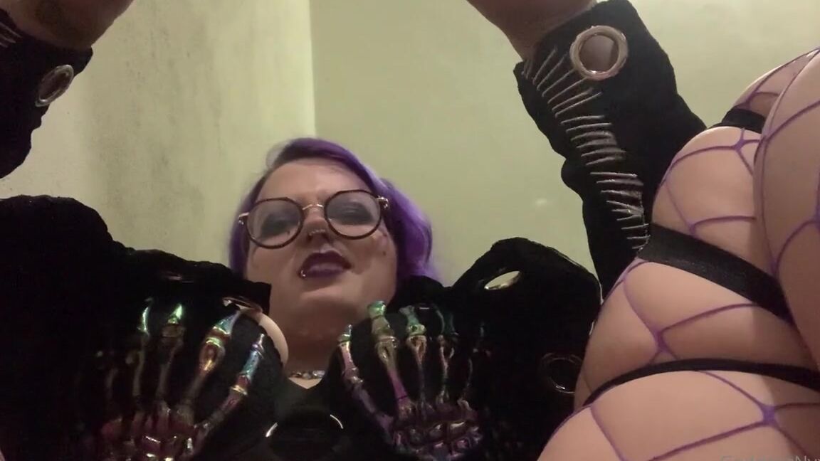 Goddess Nyx Nicknamed You Need Nyx 03 17 2023 Onlyfans Video Youre Nothing But An Object For My Pleasure Ashtray