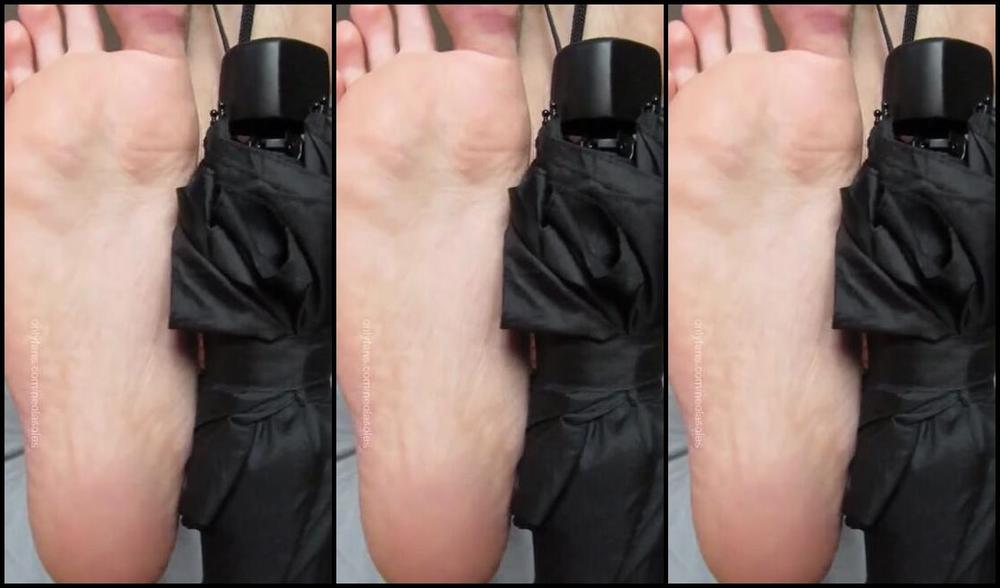 Neolasoles Nicknamed Neolasoles Onlyfans Comparison Video With An Umbrella And A Clipper Lighter I Dont Smoke By The Way