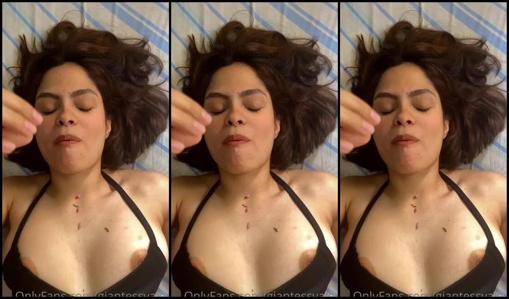 Valery Maxwell Nicknamed Giantessvalery Onlyfans 08 27 2023 Tiny Snacks To Enjoy This Sunny Sunday