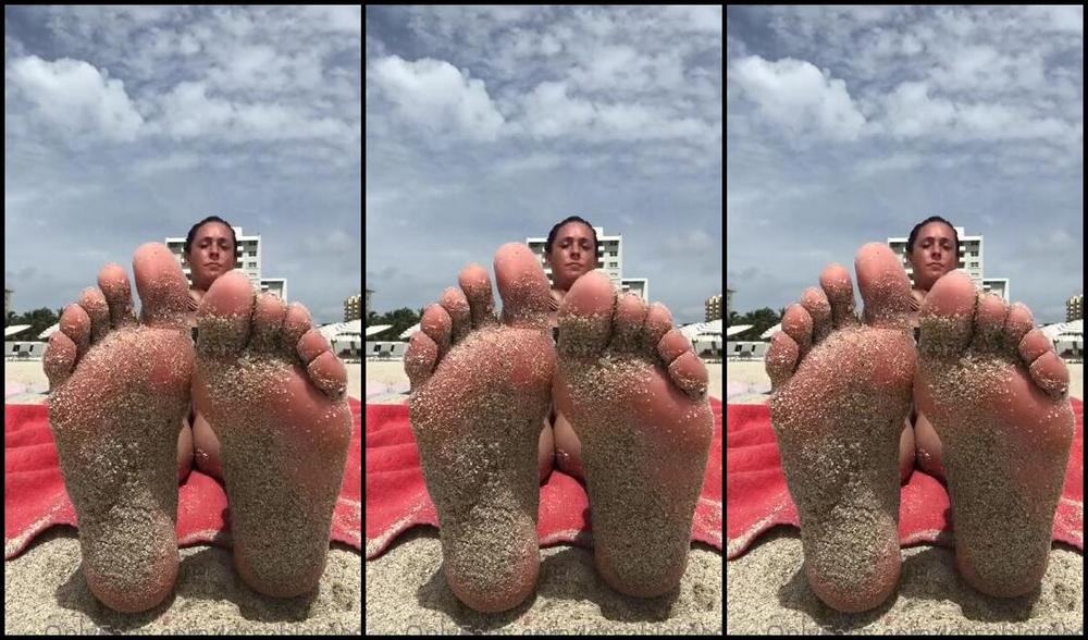 Kissable Toes Nicknamed Kissabletoess Onlyfans Missing Miami My Soles Look Delicious Covered In Sand