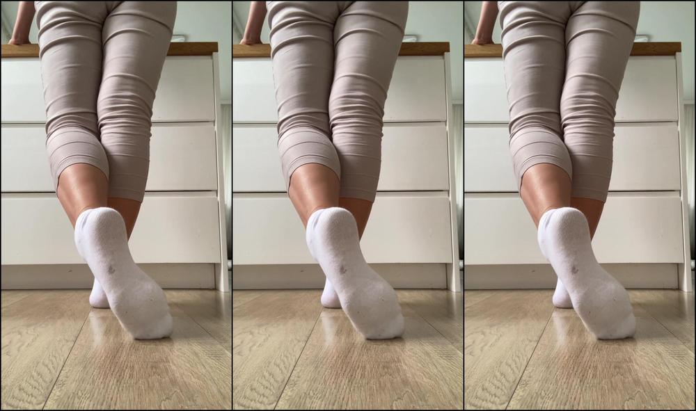 "Vixen" White Socks, Dirty Socks, Dirty White Socks, Short Socks, Curvy Goddess, Footfetish, Suggest Vixen White dirty socks fetish Woman simply show her white socks you are on the floor Pornhub