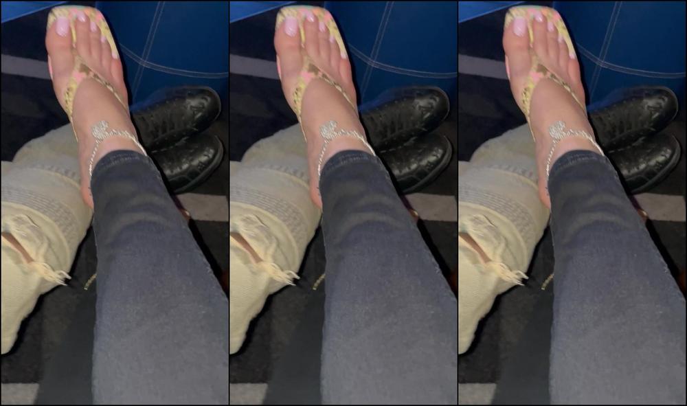 Goddessfendi 3245000530 03 19 2024 I Love A Public Tease