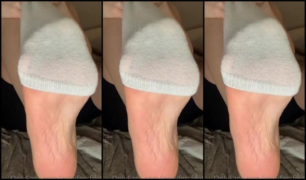 Jennifers Feet Nicknamed Jennifersfeetx 03 03 2021 Onlyfans Video Sweaty Sock Removal And Spitting On Soles Enjoy