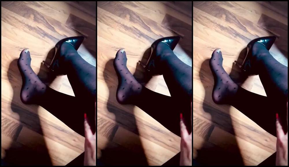 Goddessice Nicknamed Goddess Ice 11 24 2022 Onlyfans Video An Die Arbeit Mach Mein Leben Noch Schoner Verwohne Mich Jedoch Kniest Du Niemals Mit Leeren