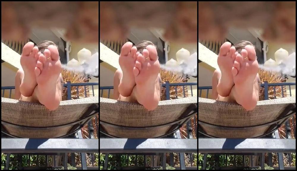 Tays Toes Nicknamed Taystoes 06 02 2021 Onlyfans Video Heres Some Poolside Soles We Left Our Vacation A Little Early Because We Are Worn