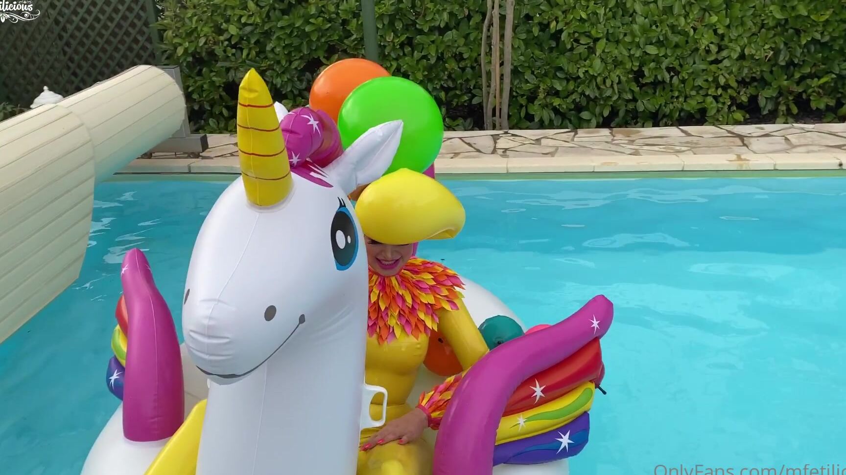 Mfetilicious A Funny Video With The Inflatable Wig By Venus Prototype Do You Like Inflatable Latex Ite