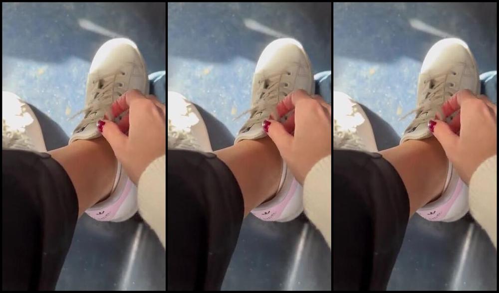 Deapistilla Nicknamed Deapistilla1 10 25 2023 Onlyfans Video In Treno Lo Stuzzico Col Piedino