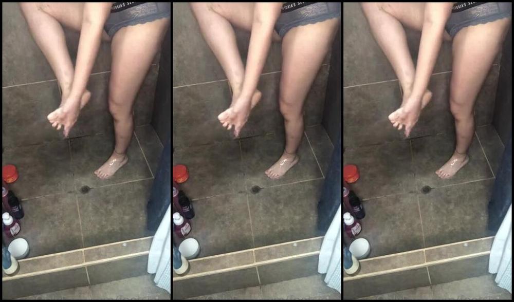 Gia S Feet Nicknamed Footsiebab 12 03 2020 Onlyfans Video Holly Water 6 Min Vid