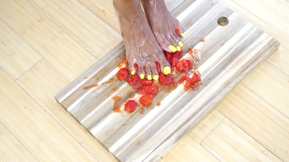 Kylie Le Beaus Feet Nicknamed Kylielebeausfeet Onlyfans Cherry Tomato Crushing Polish Color Yellow