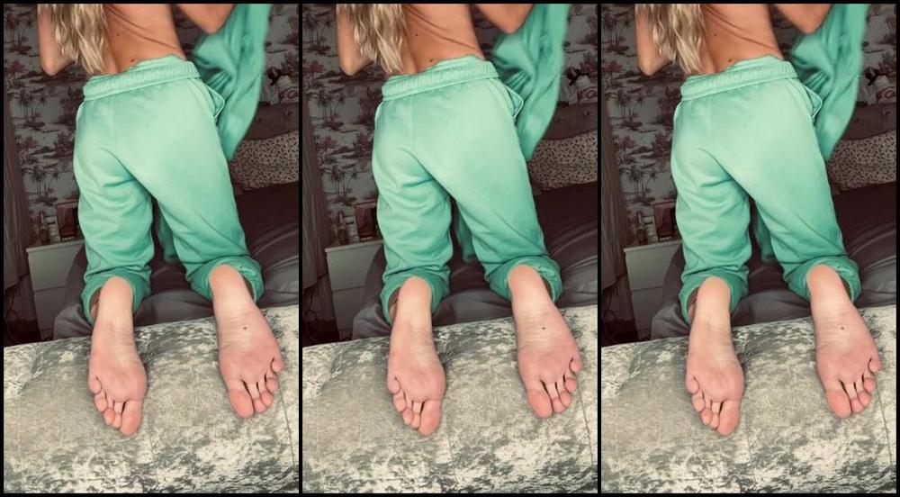 Lorraine Edwards Aka Lorraineedwards91 Onlyfans Suck My Toes Baby I M Tired And Sleepy And I Wanna Get Some Real Comfort