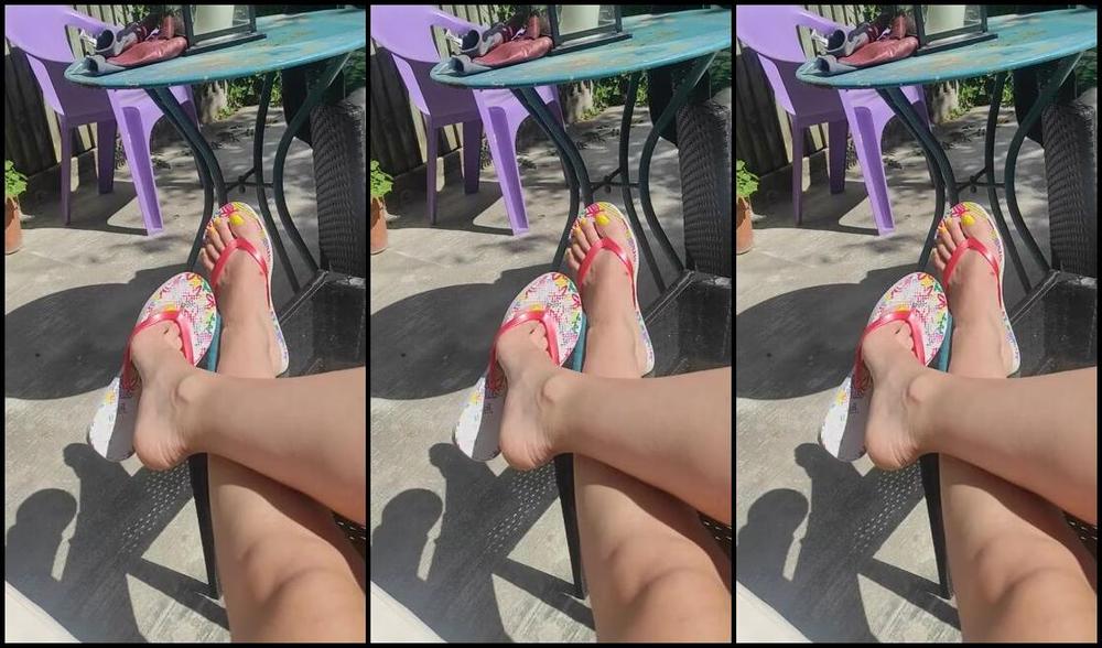 Miss Fair Trade Feet Nicknamed Fairtradefeet Onlyfans 08 05 2023 Garden Time Again Follow Me I Will Make Your Mouth Juice