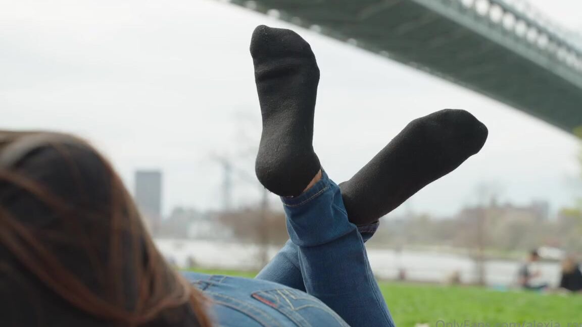 Alexia Ramsey Onlyfans A Short Public Sock Removal Tease I Was Thinking Of Posting A Free Foot Job Or Self Worship Clip