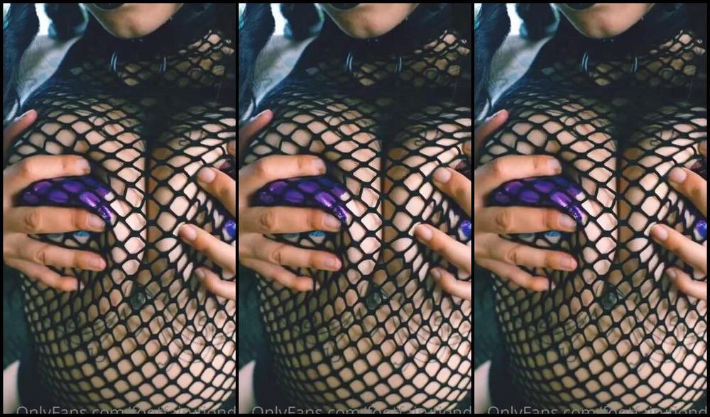 Freakyfjondaxxx Onlyfans Some Boobies For The Ones That Like Em Who Does Am Curious 6