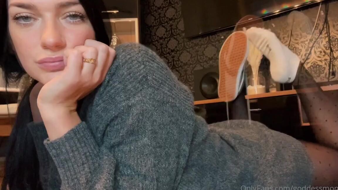 Goddessmona 91 Onlyfans Du Wrst Jetzt Gerne Hier Bei Mir Um Noch Intensiver Starren Zu Knnen You Would Like To Be Herep