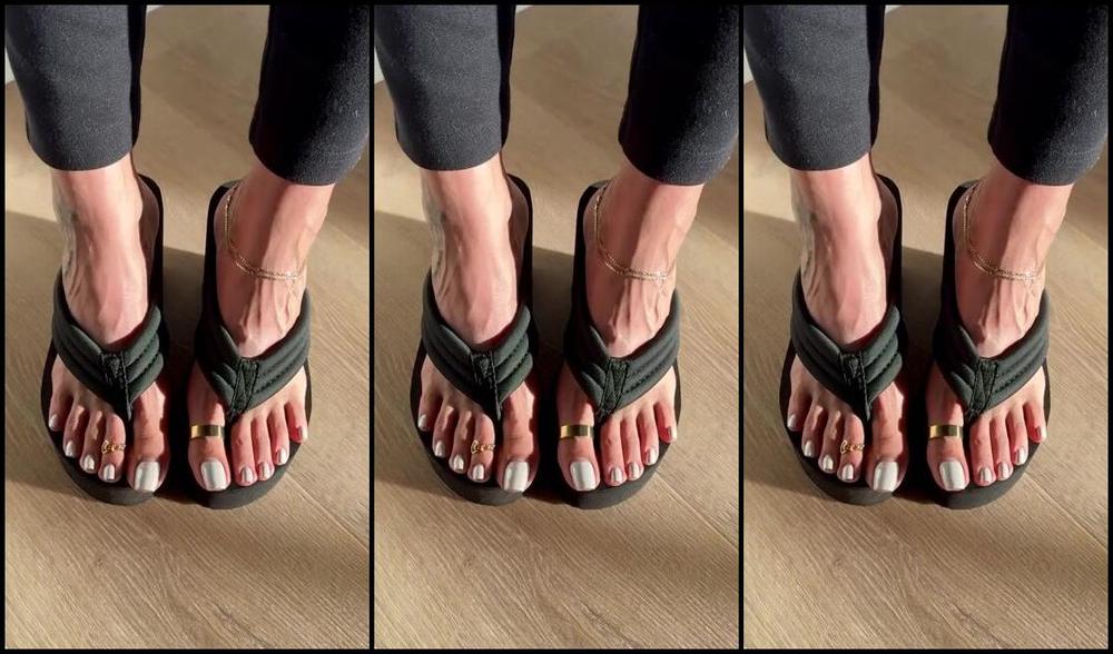 Goddess Pussyfoot Aka Goddesspussyfoot 02 14 2025 Onlyfans Video Happy Valentines Day Guys I Bring You My Platform Wedge Flip Flops And White Toes To